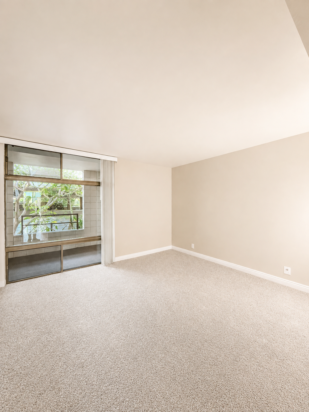 2 bedroom apartment with balcony and gym, pet friendly in 4333 Admiralty Way, Unit 229 Marina Del Rey, CA 90292 — photo 14