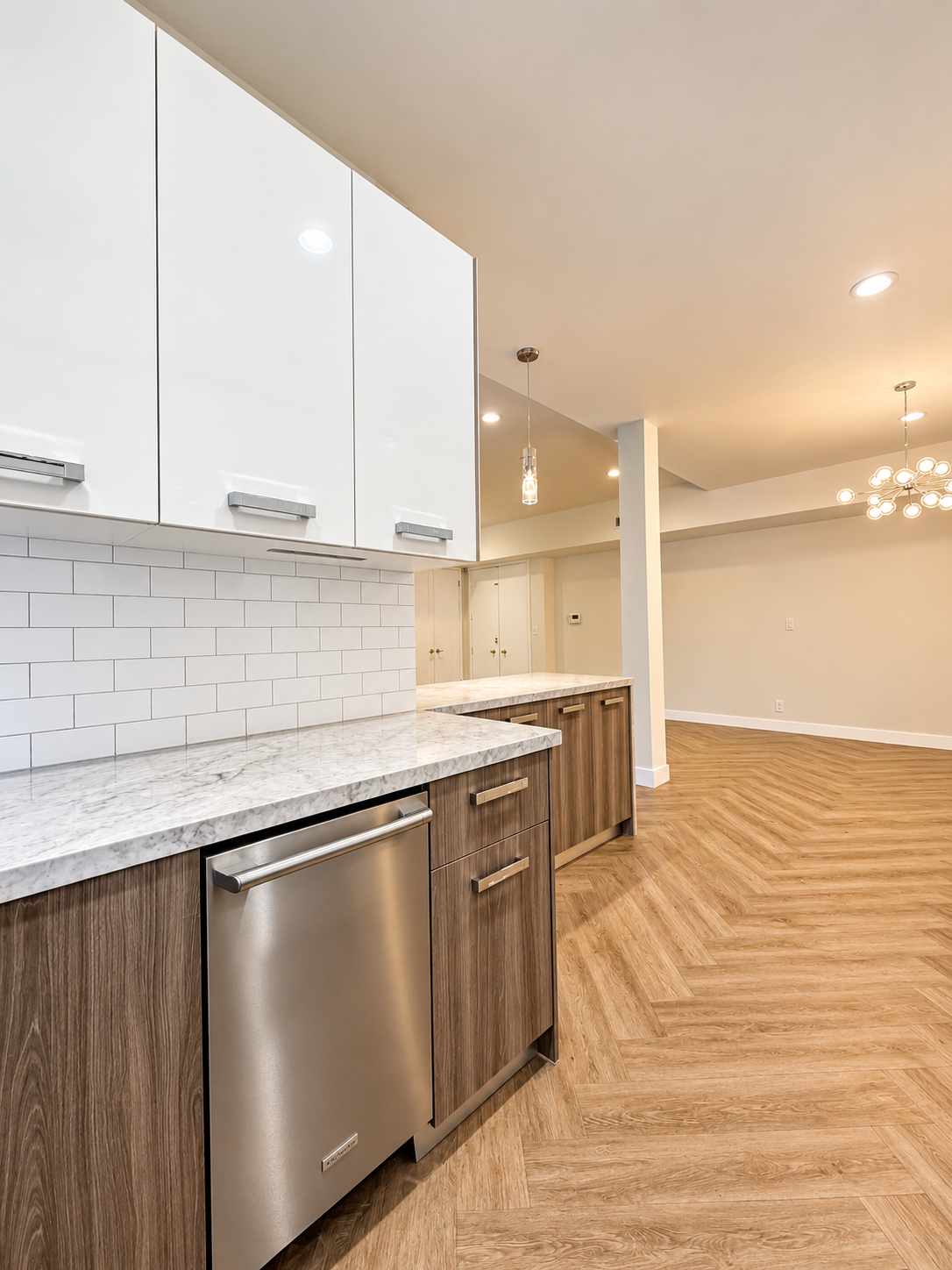 2 bedroom apartment with balcony, pet friendly in 409 N Palm Dr, Unit 303 Beverly Hills, CA 90210 — photo 6