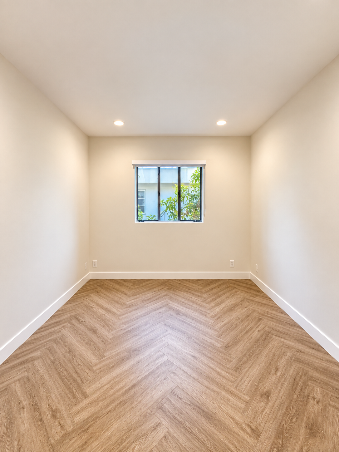 2 bedroom apartment with balcony, pet friendly in 409 N Palm Dr, Unit 303 Beverly Hills, CA 90210 — photo 17