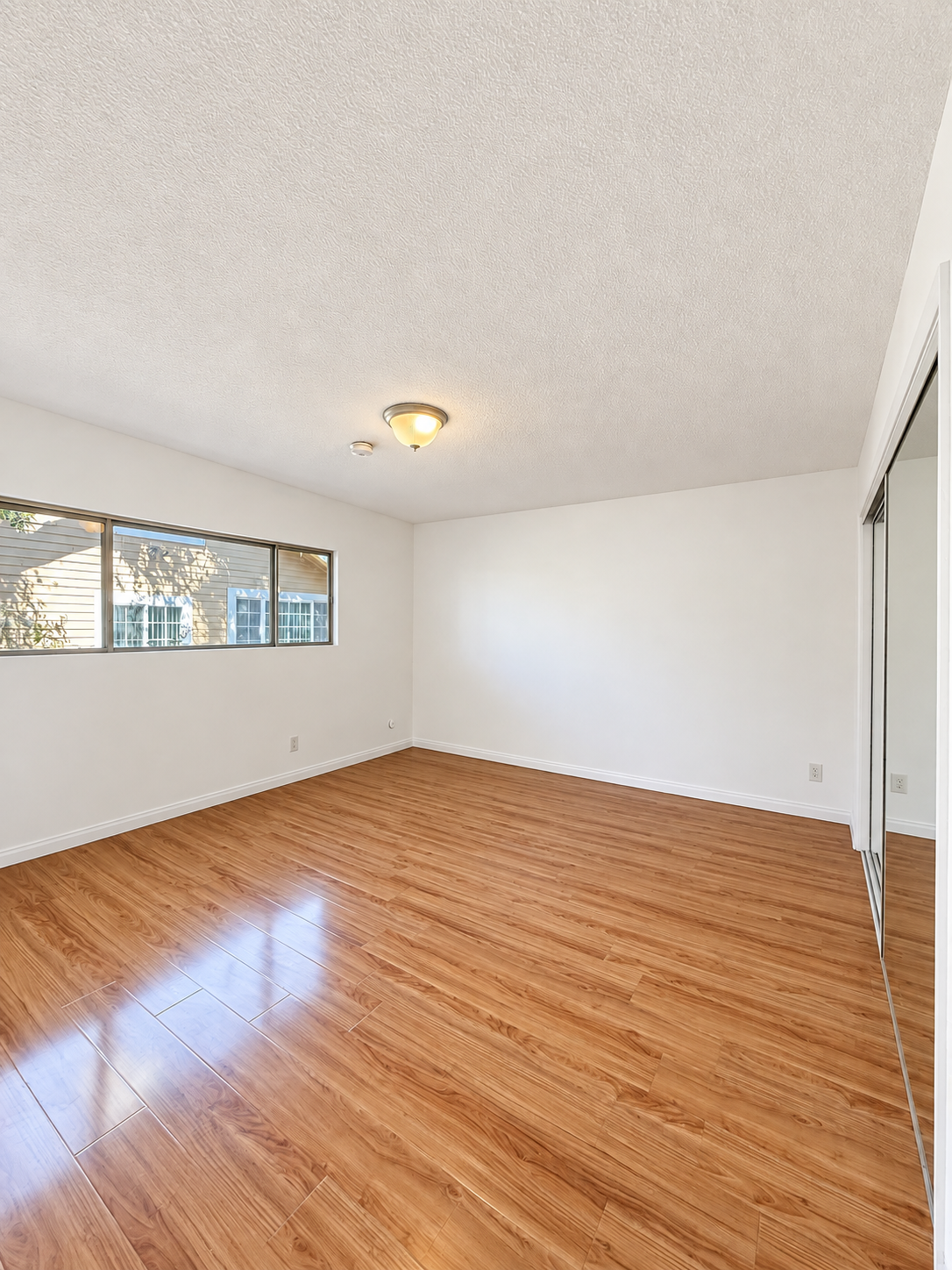 3 bedroom apartment, pet friendly in 1044 N Curson Ave, Unit 1 West Hollywood, CA 90046 — photo 4