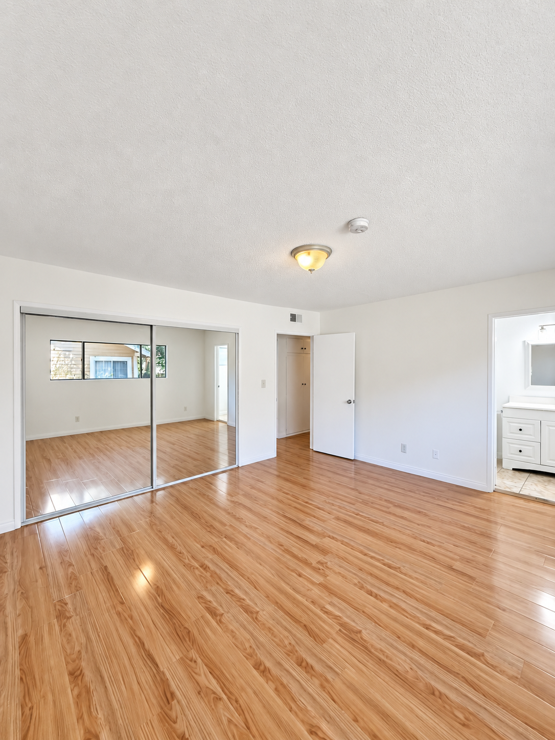 3 bedroom apartment, pet friendly in 1044 N Curson Ave, Unit 1 West Hollywood, CA 90046 — photo 13