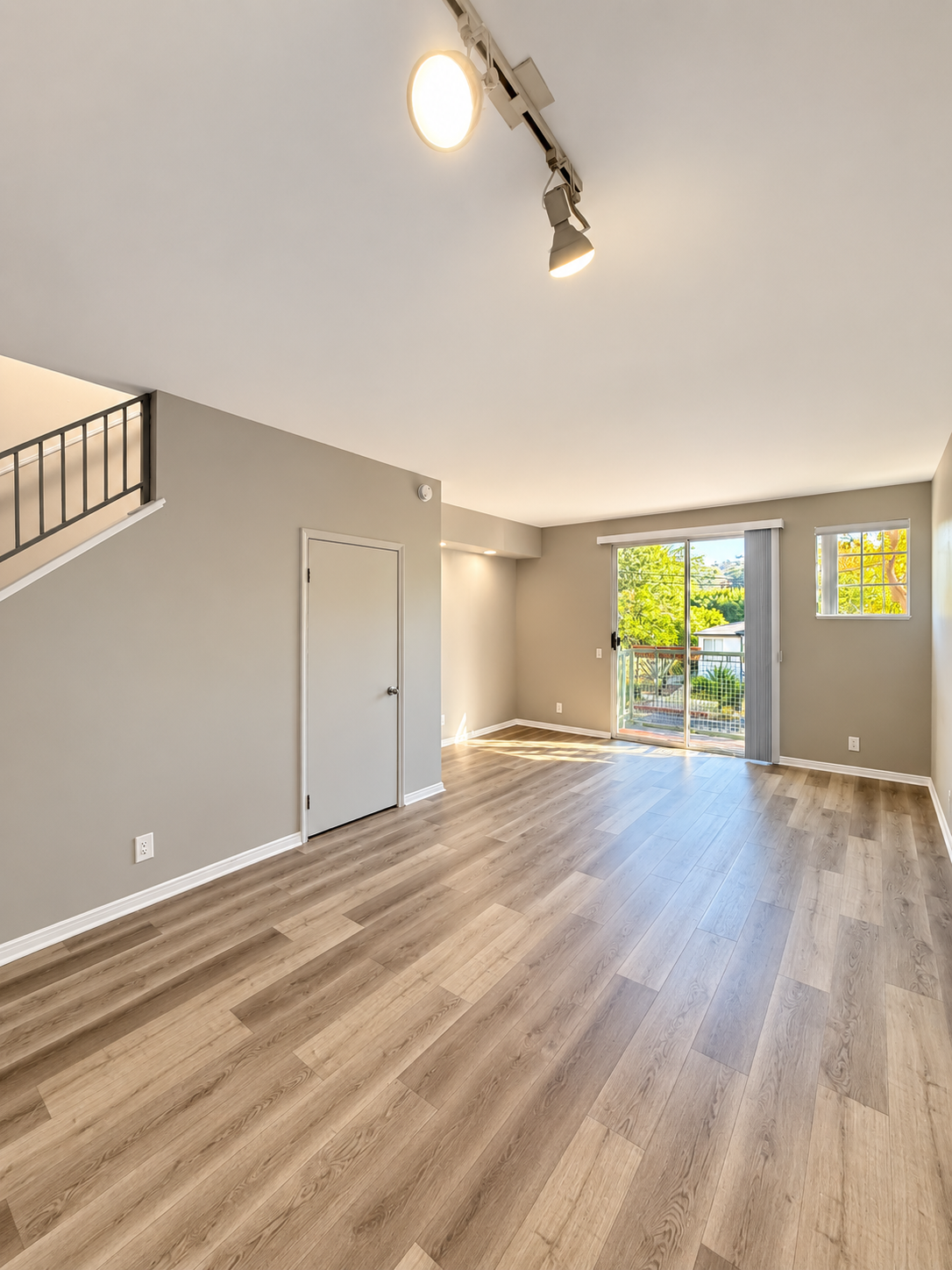 2 bedroom apartment with balcony, pet friendly in 4311 Alcove Ave, Unit 3 Los Angeles, CA 91604 — photo 8