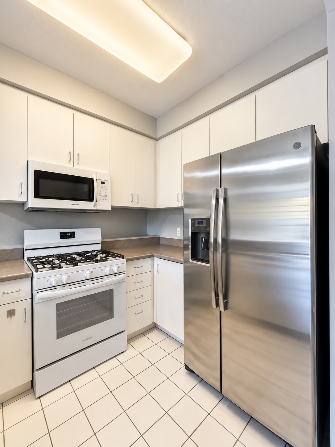 2 bedroom apartment with balcony, pet friendly in 4311 Alcove Ave, Unit 3 Los Angeles, CA 91604 — photo 5