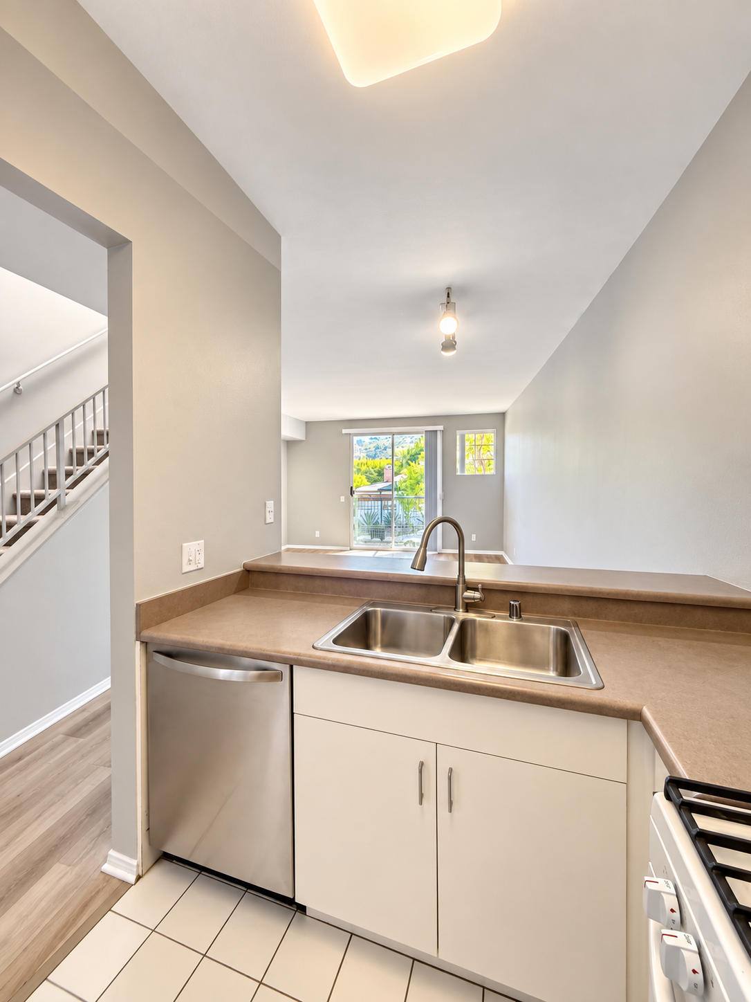 2 bedroom apartment with balcony, pet friendly in 4311 Alcove Ave, Unit 3 Los Angeles, CA 91604 — photo 6