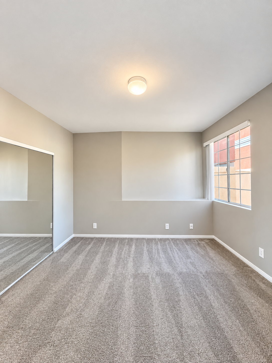 2 bedroom apartment with balcony, pet friendly in 4311 Alcove Ave, Unit 3 Los Angeles, CA 91604 — photo 4