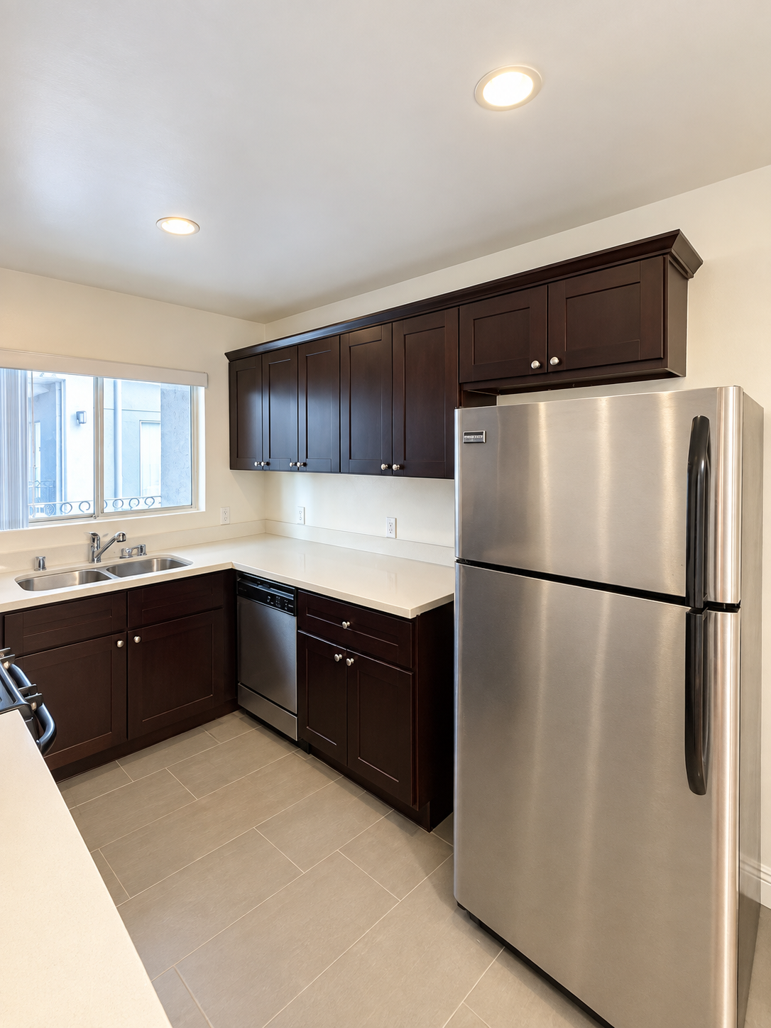 2 bedroom apartment, pet friendly in 1349 N Martel Ave, Unit 3 Los Angeles, CA 90046 — photo 5