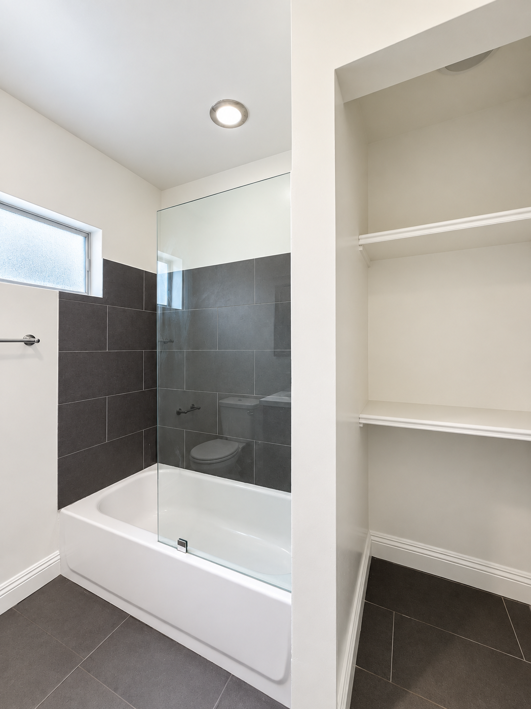 2 bedroom apartment, pet friendly in 1349 N Martel Ave, Unit 3 Los Angeles, CA 90046 — photo 9