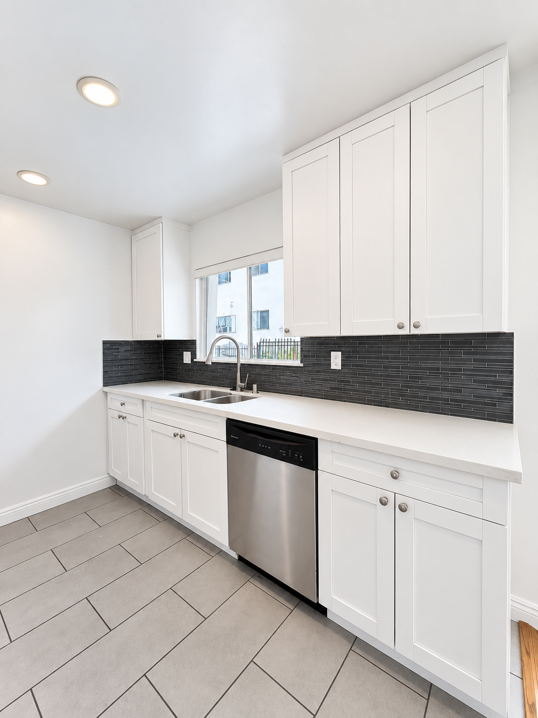 2 bedroom apartment with balcony, pet friendly in 1343 N Martel Ave, Unit 4 Los Angeles, CA 90046 — photo 6