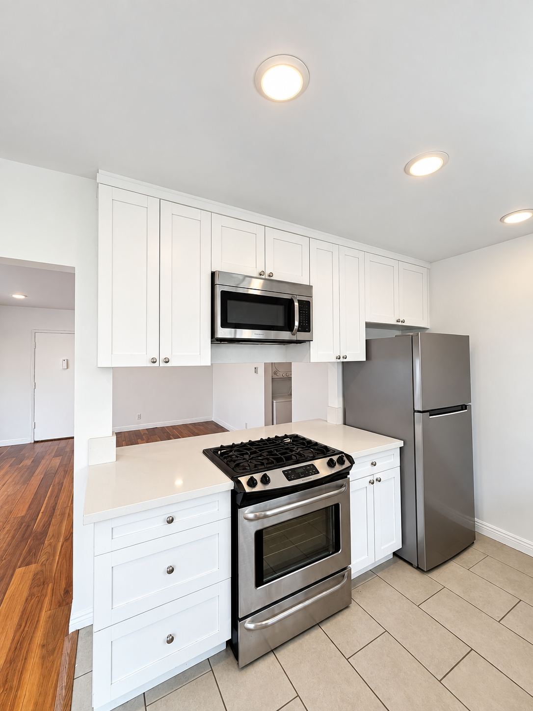 2 bedroom apartment with balcony, pet friendly in 1343 N Martel Ave, Unit 4 Los Angeles, CA 90046 — photo 5