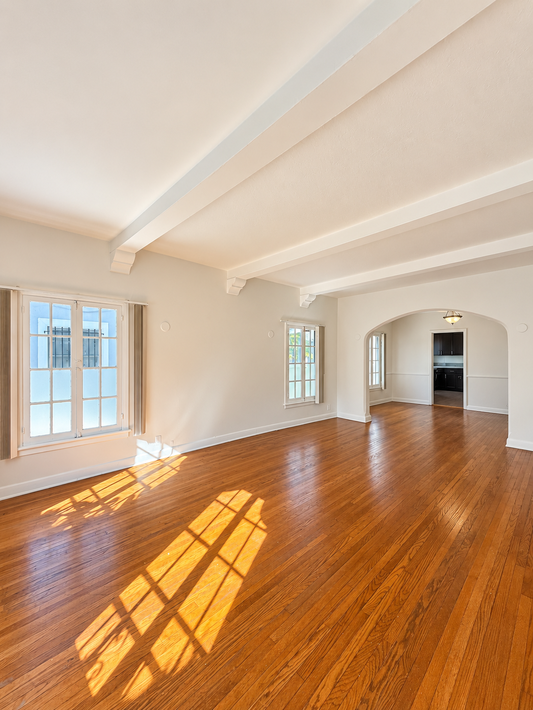 2 bedroom apartment, pet friendly in 456 N Orange Grove Ave, Los Angeles, CA 90036 — photo 2