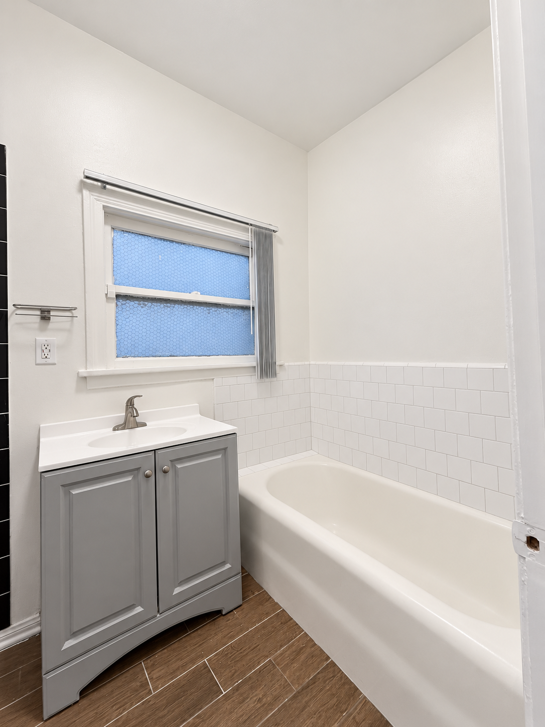 2 bedroom apartment, pet friendly in 456 N Orange Grove Ave, Los Angeles, CA 90036 — photo 8