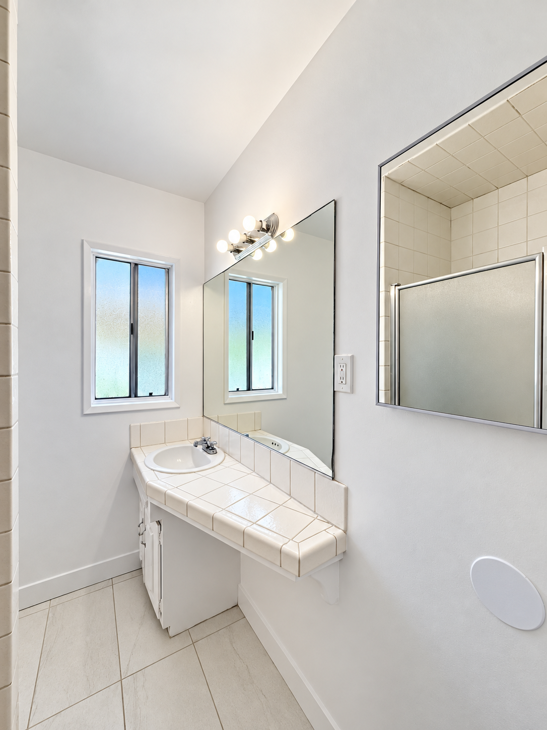 2 bedroom apartment, pet friendly in 1474 S Wooster St, Unit 1/2 Los Angeles, CA 90035 — photo 7