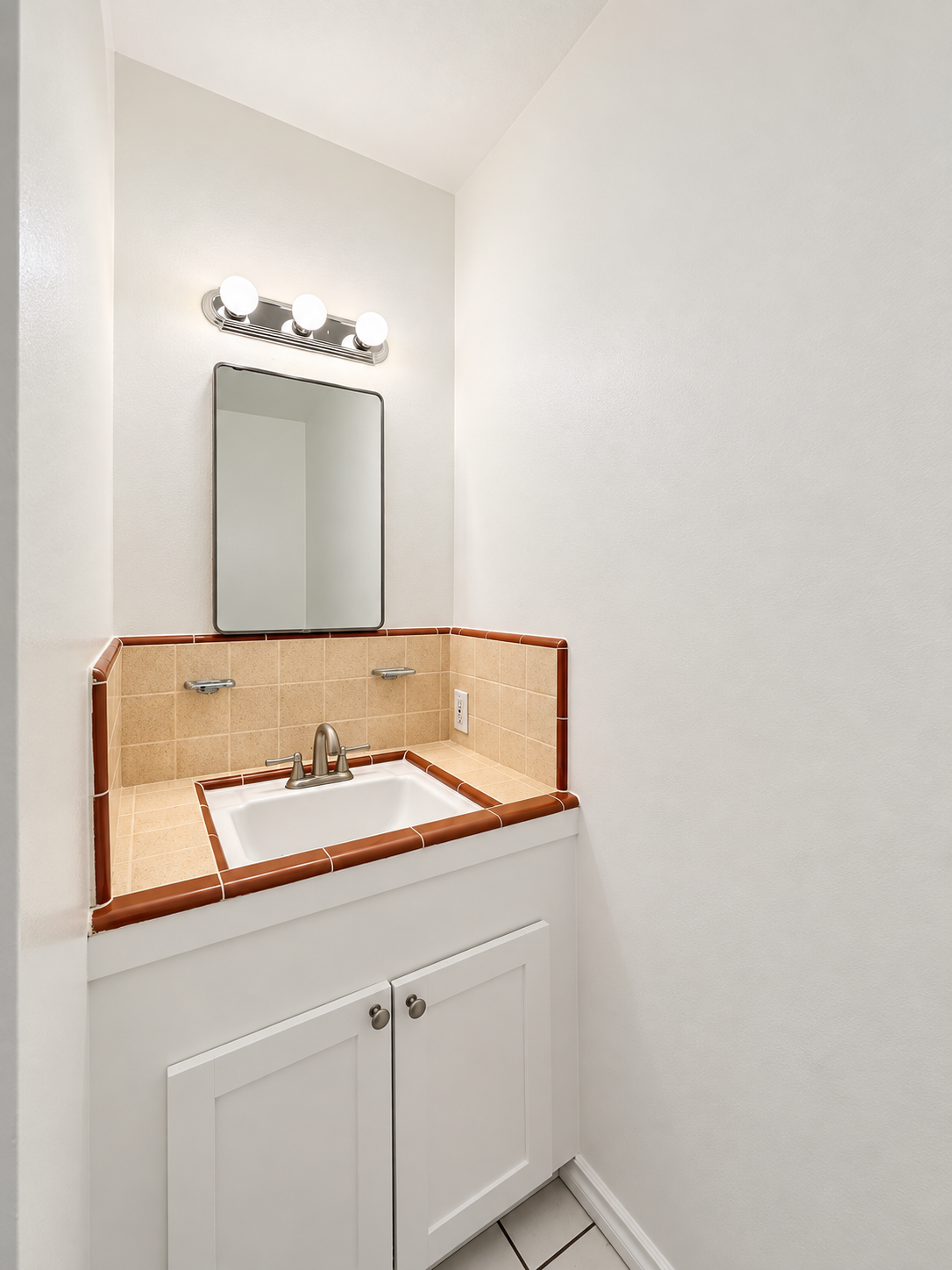 2 bedroom apartment with balcony, pet friendly in 816 Hayworth Ave, Unit 9 Los Angeles, CA 90046 — photo 11