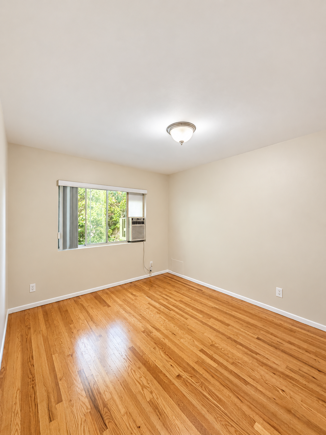 2 bedroom apartment with balcony, pet friendly in 816 Hayworth Ave, Unit 9 Los Angeles, CA 90046 — photo 16