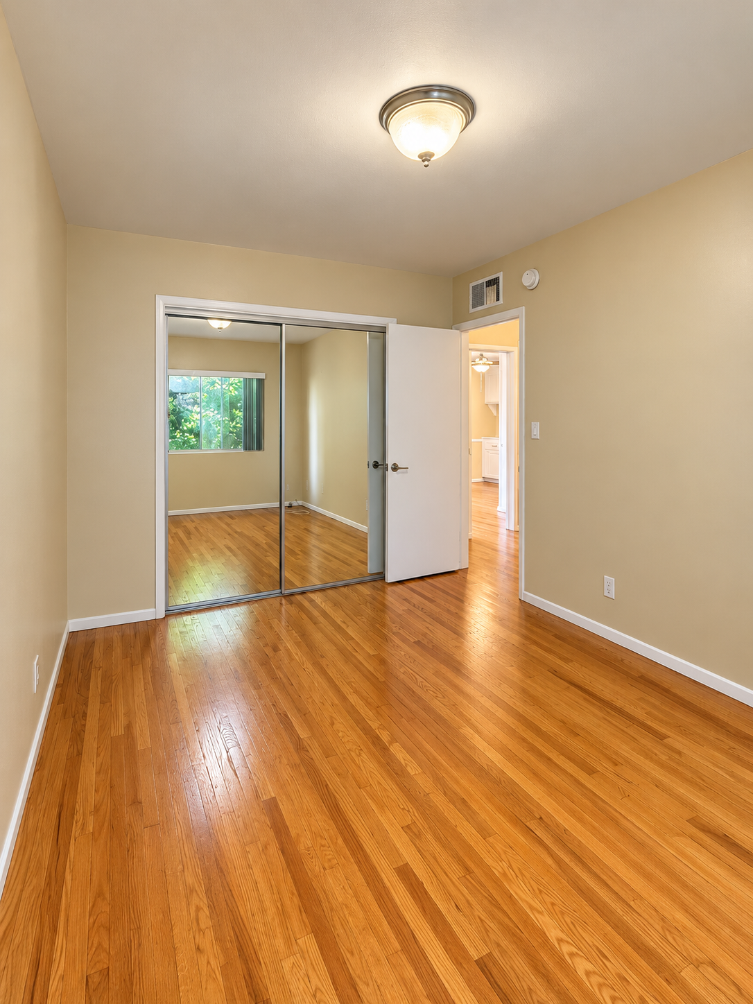 2 bedroom apartment with balcony, pet friendly in 816 Hayworth Ave, Unit 9 Los Angeles, CA 90046 — photo 17