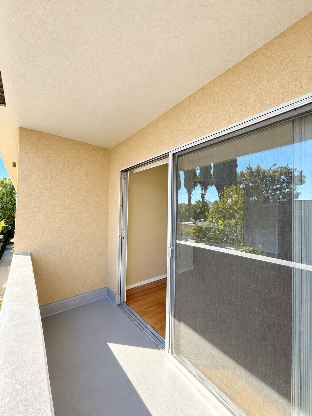 2 bedroom apartment with balcony, pet friendly in 816 Hayworth Ave, Unit 9 Los Angeles, CA 90046 — photo 12