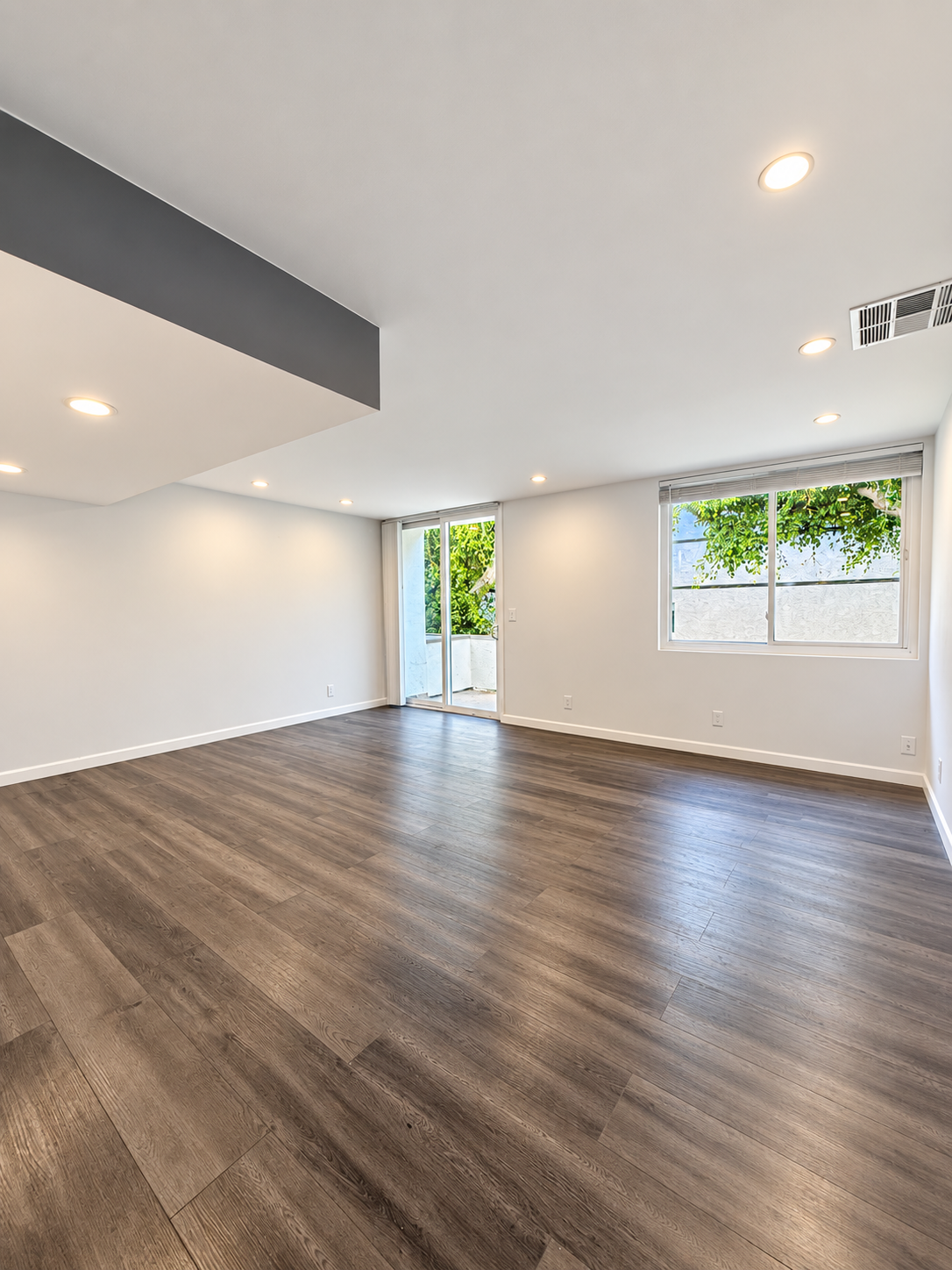 2 bedroom apartment with balcony, pet friendly in 1615 Greenfield Ave, Unit 11 Los Angeles, CA 90025 — photo 2