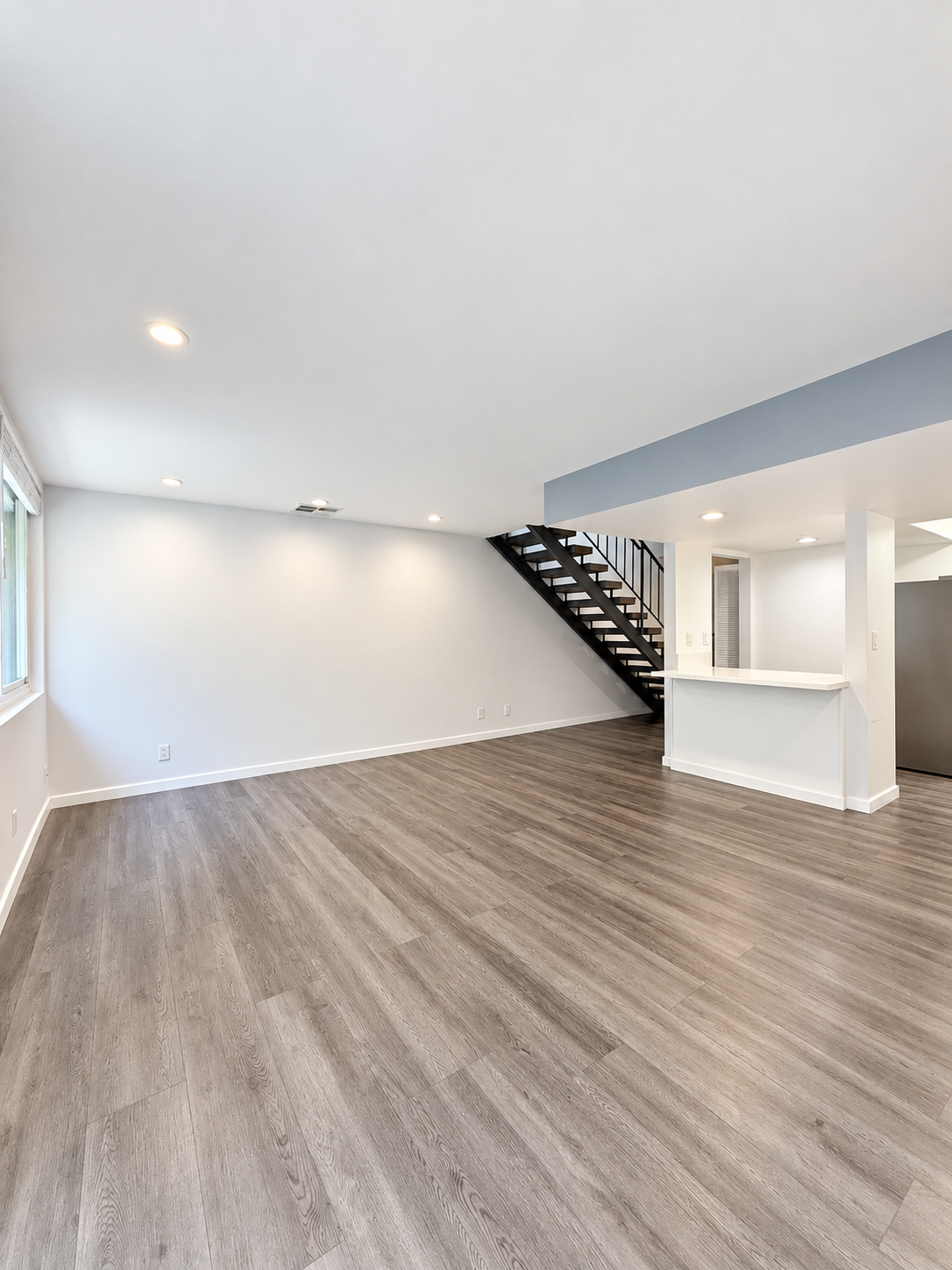 2 bedroom apartment with balcony, pet friendly in 1615 Greenfield Ave, Unit 11 Los Angeles, CA 90025 — photo 13
