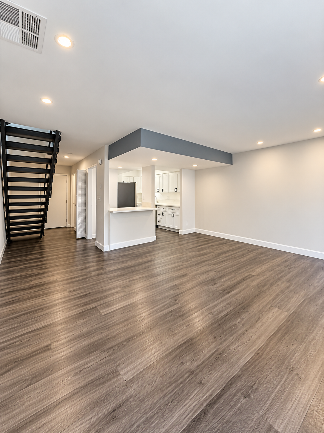 2 bedroom apartment with balcony, pet friendly in 1615 Greenfield Ave, Unit 11 Los Angeles, CA 90025 — photo 14