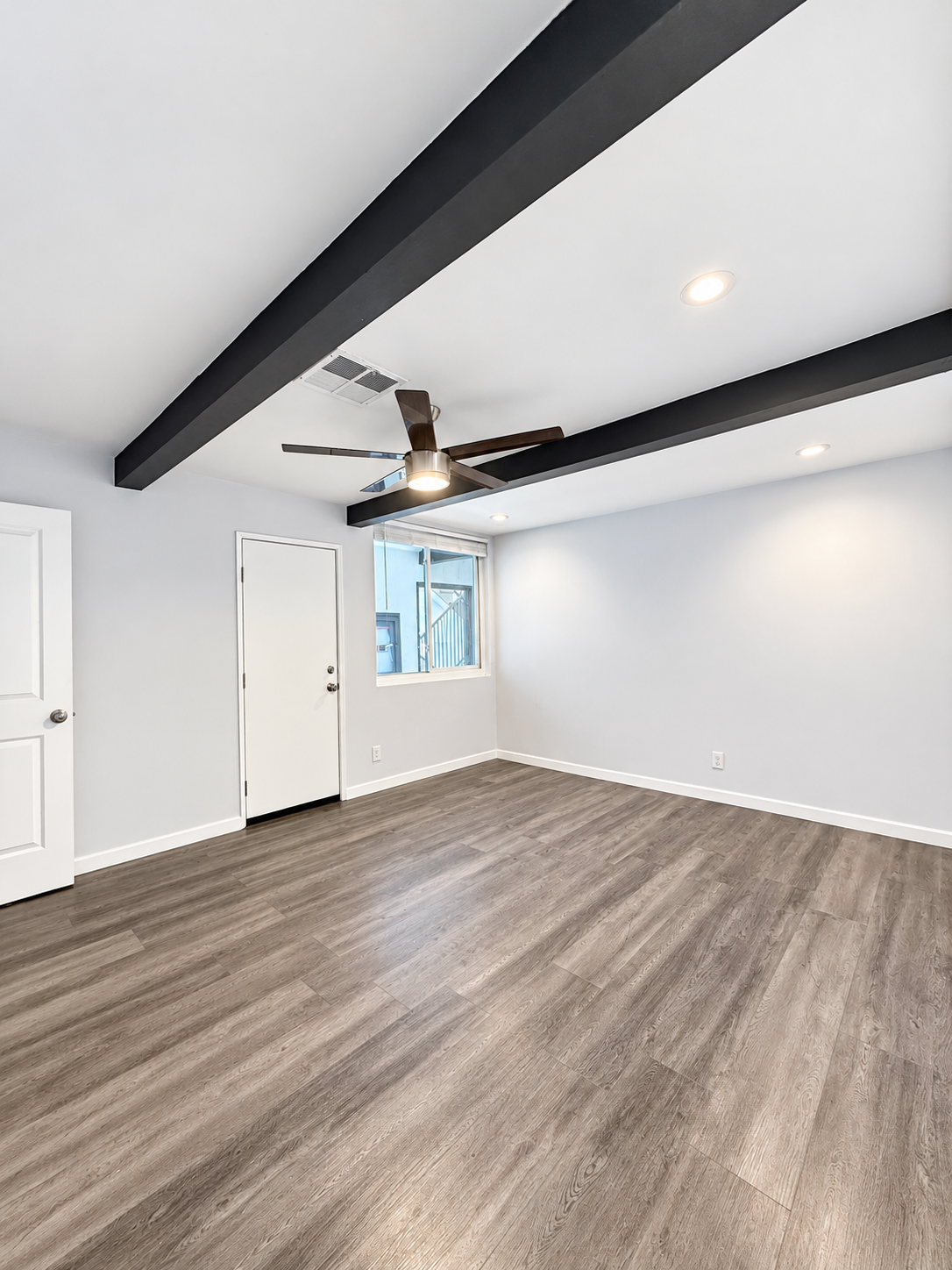 2 bedroom apartment with balcony, pet friendly in 1615 Greenfield Ave, Unit 11 Los Angeles, CA 90025 — photo 16