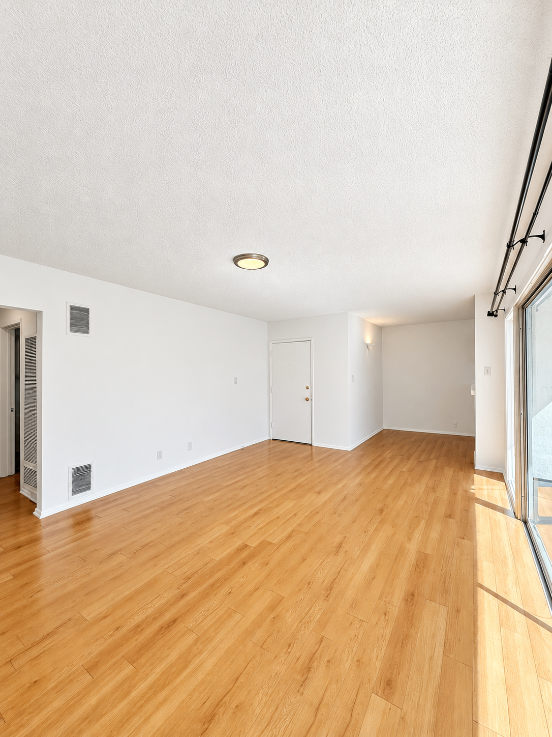1 bedroom apartment with balcony, pet friendly in 1270 Ozeta Terrace, Unit 4 West Hollywood, CA 90069 — photo 11