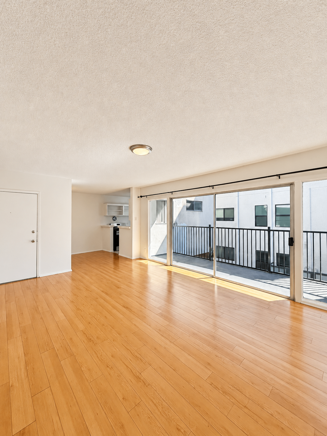 1 bedroom apartment with balcony, pet friendly in 1270 Ozeta Terrace, Unit 4 West Hollywood, CA 90069 — photo 12