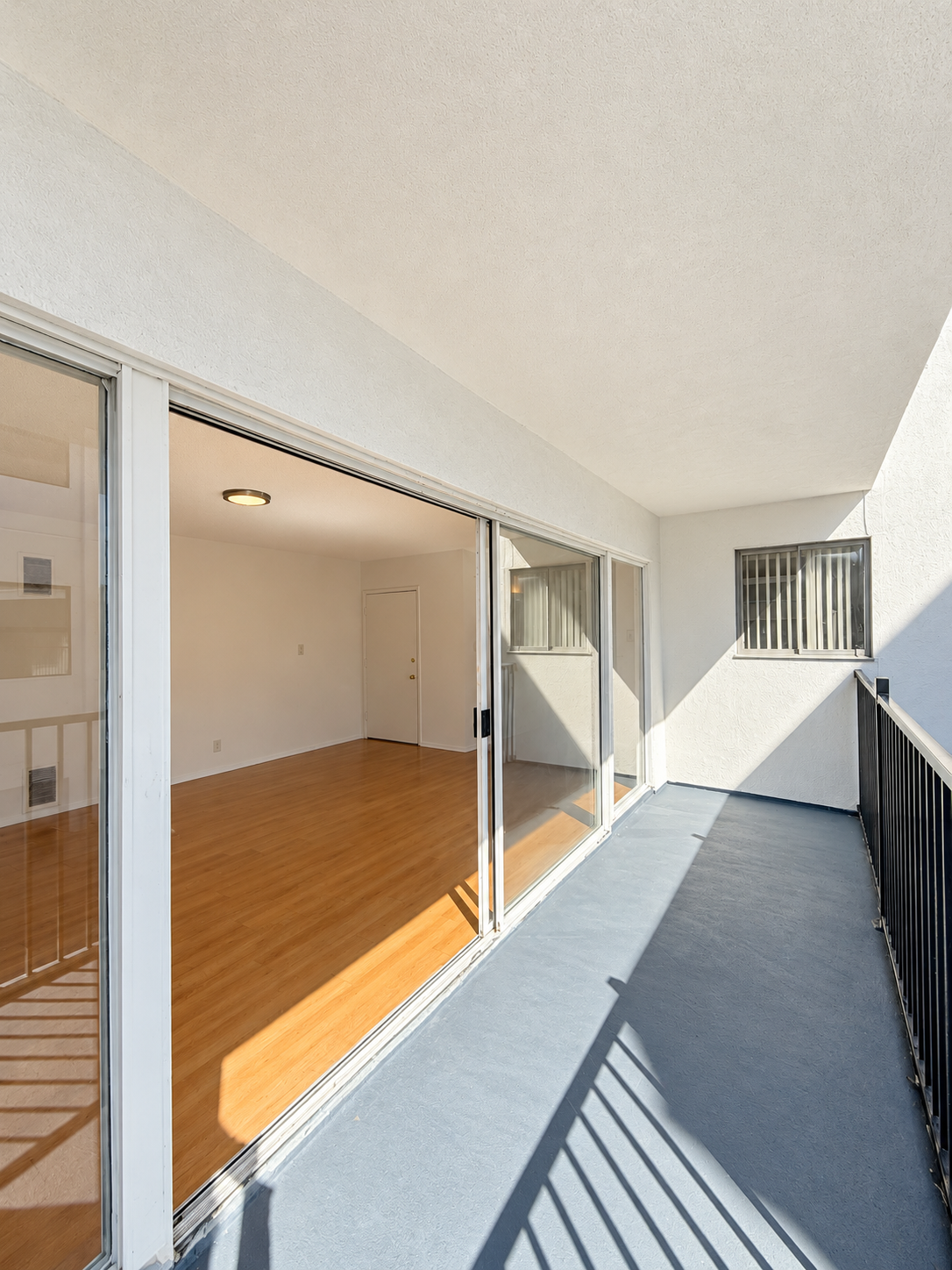 1 bedroom apartment with balcony, pet friendly in 1270 Ozeta Terrace, Unit 4 West Hollywood, CA 90069 — photo 9
