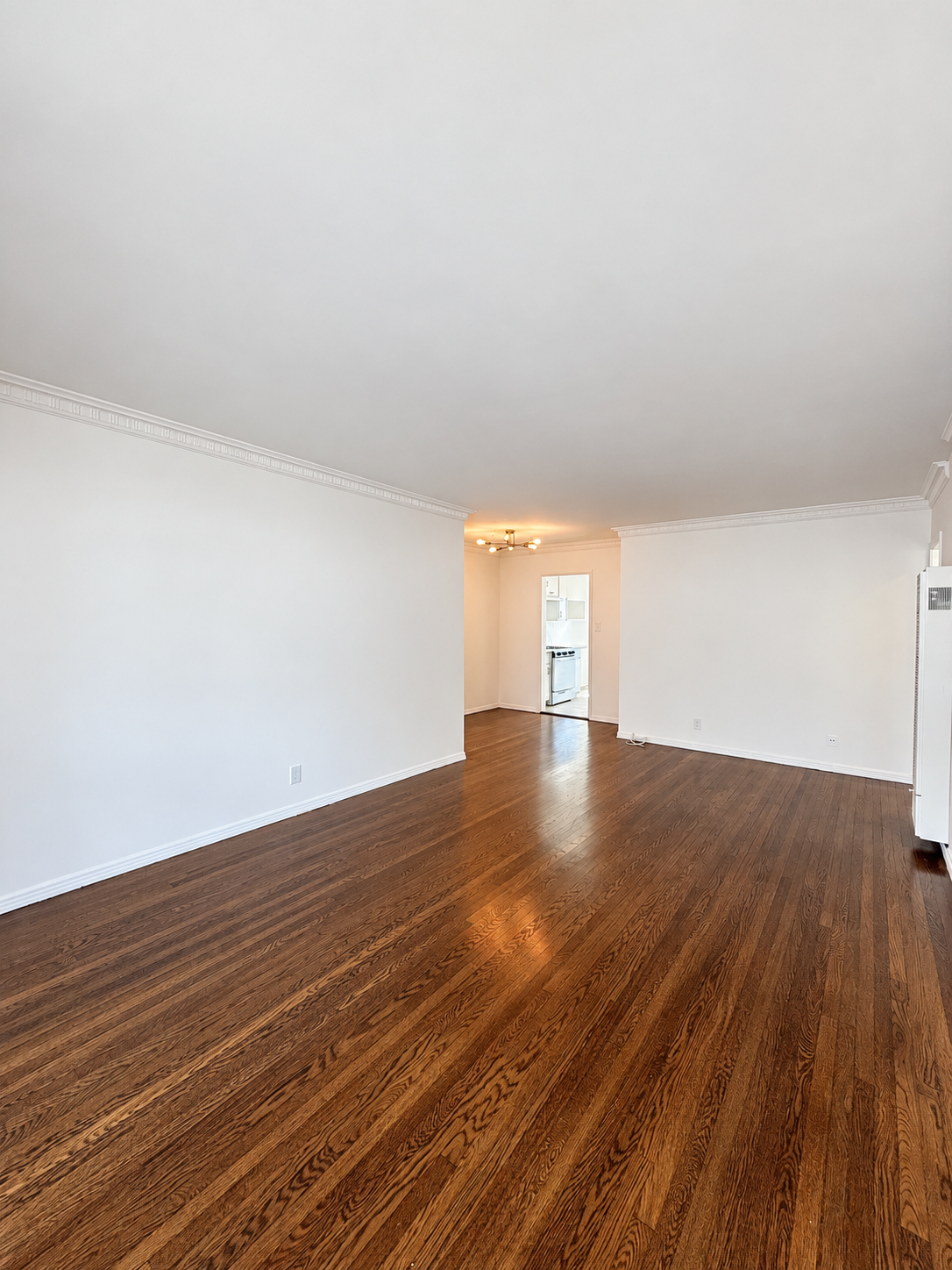 2 bedroom apartment, pet friendly in 133 S Croft Ave, Unit 7 Los Angeles, CA 90048 — photo 2