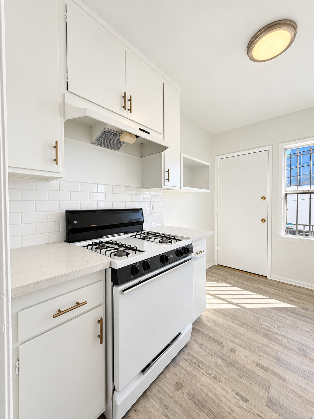 2 bedroom apartment, pet friendly in 133 S Croft Ave, Unit 7 Los Angeles, CA 90048 — photo 6