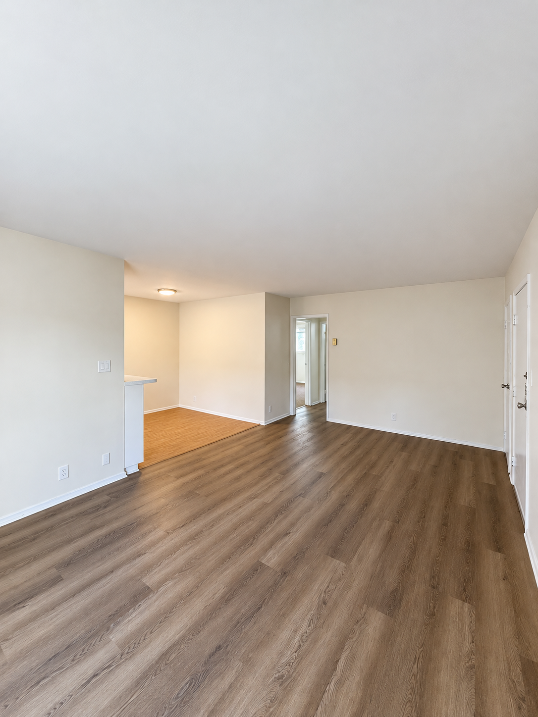 1 bedroom apartment with balcony, pet friendly in 648 Hayworth Ave, Unit 7 Los Angeles, CA 90048 — photo 10