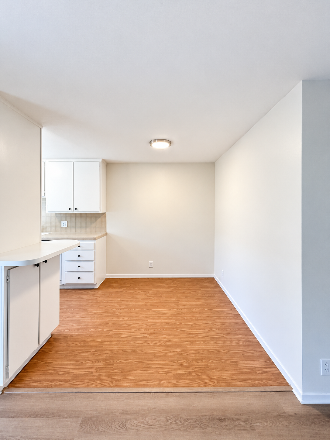 1 bedroom apartment with balcony, pet friendly in 648 Hayworth Ave, Unit 7 Los Angeles, CA 90048 — photo 11