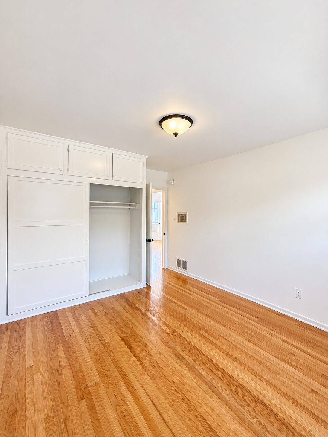 1 bedroom apartment, pet friendly in 2146 Beachwood Dr, Unit 4 Los Angeles, CA 90068 — photo 13