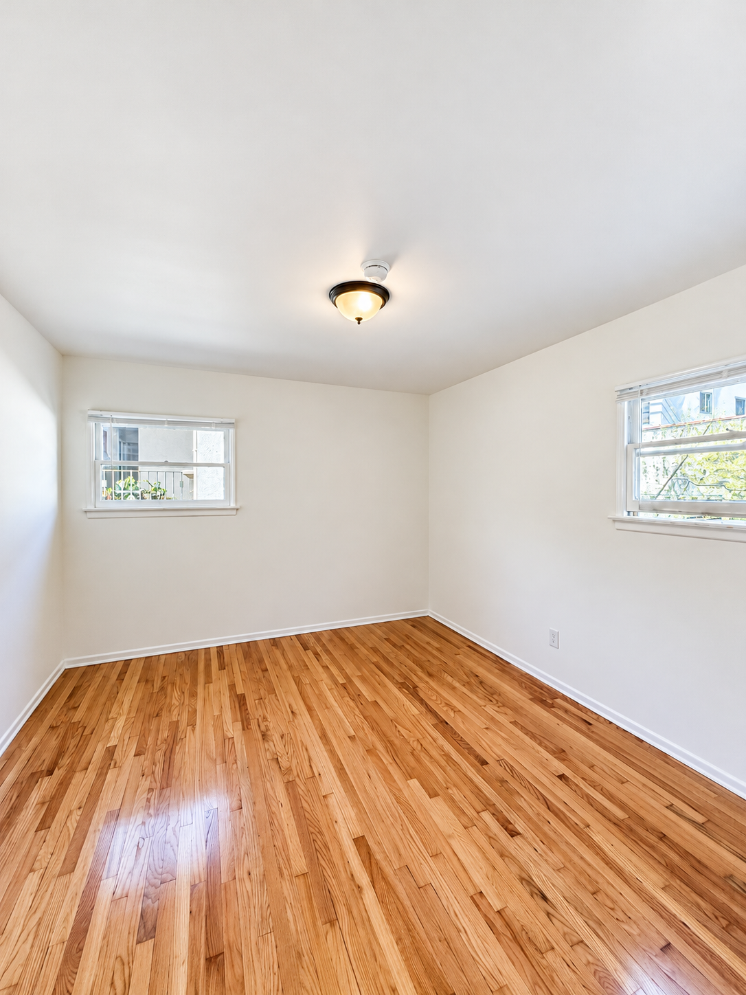 1 bedroom apartment, pet friendly in 2148 Beachwood Dr, Unit 2 Los Angeles, CA 90068 — photo 4