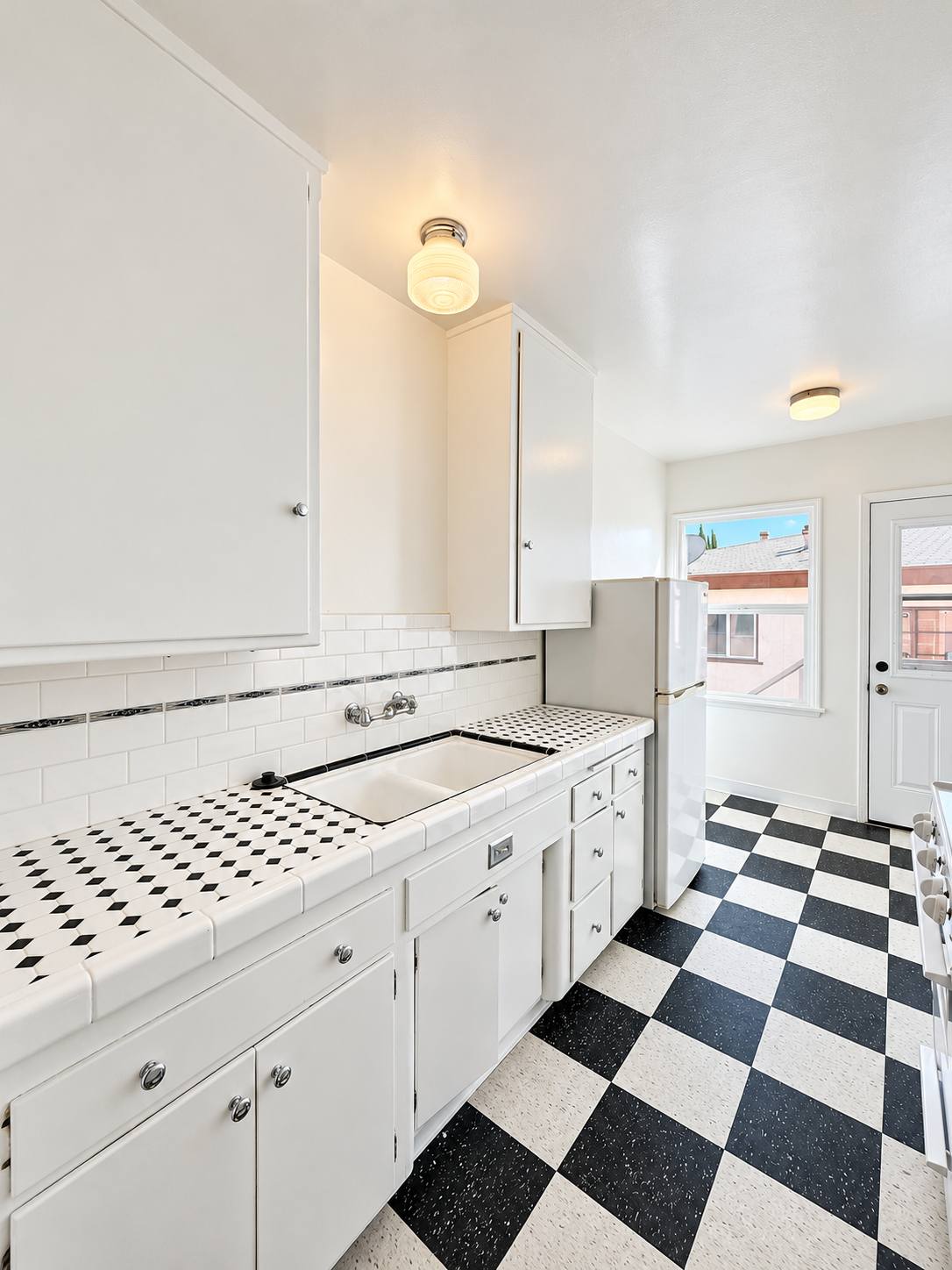 1 bedroom apartment, pet friendly in 1416 N Gardner St, Unit 3 Los Angeles, CA 90046 — photo 5