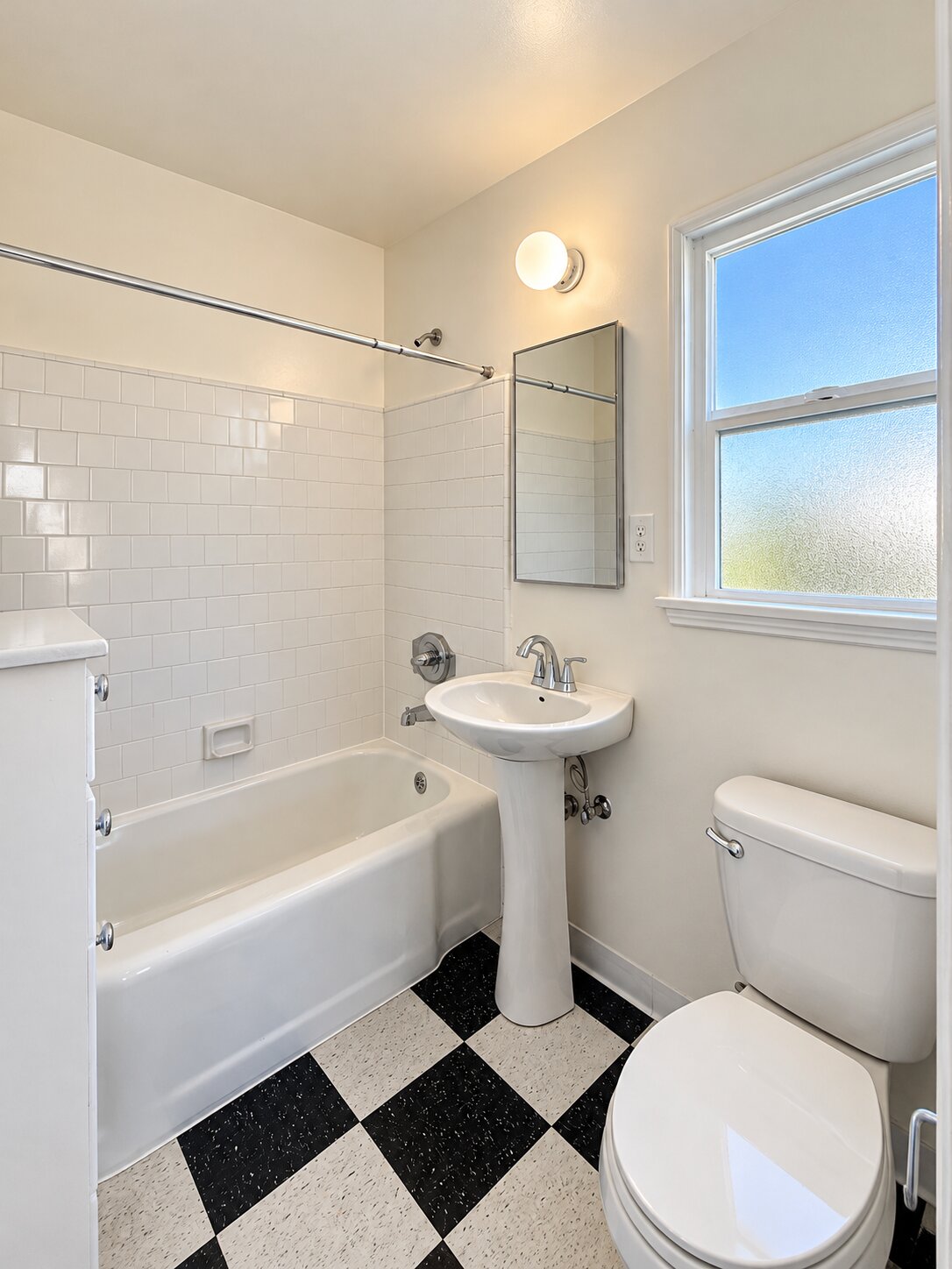 1 bedroom apartment, pet friendly in 1416 N Gardner St, Unit 3 Los Angeles, CA 90046 — photo 7