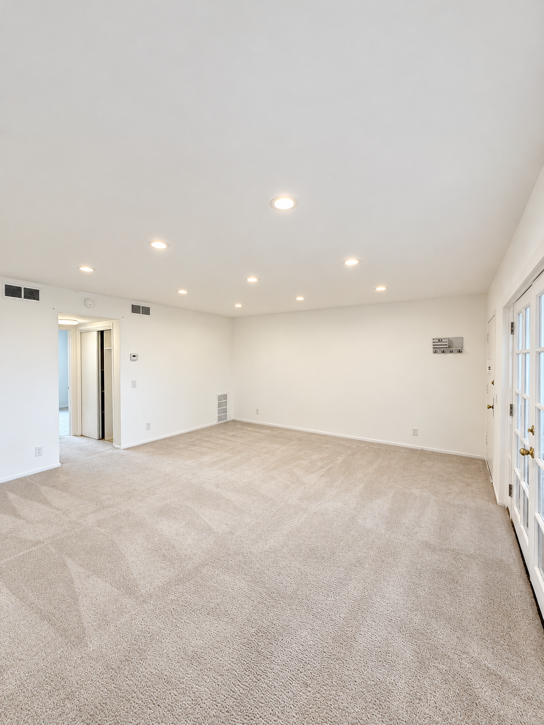 1 bedroom apartment with balcony and pool, pet friendly in 1023 Hancock Ave, Unit 212 West Hollywood, CA 90069 — photo 13