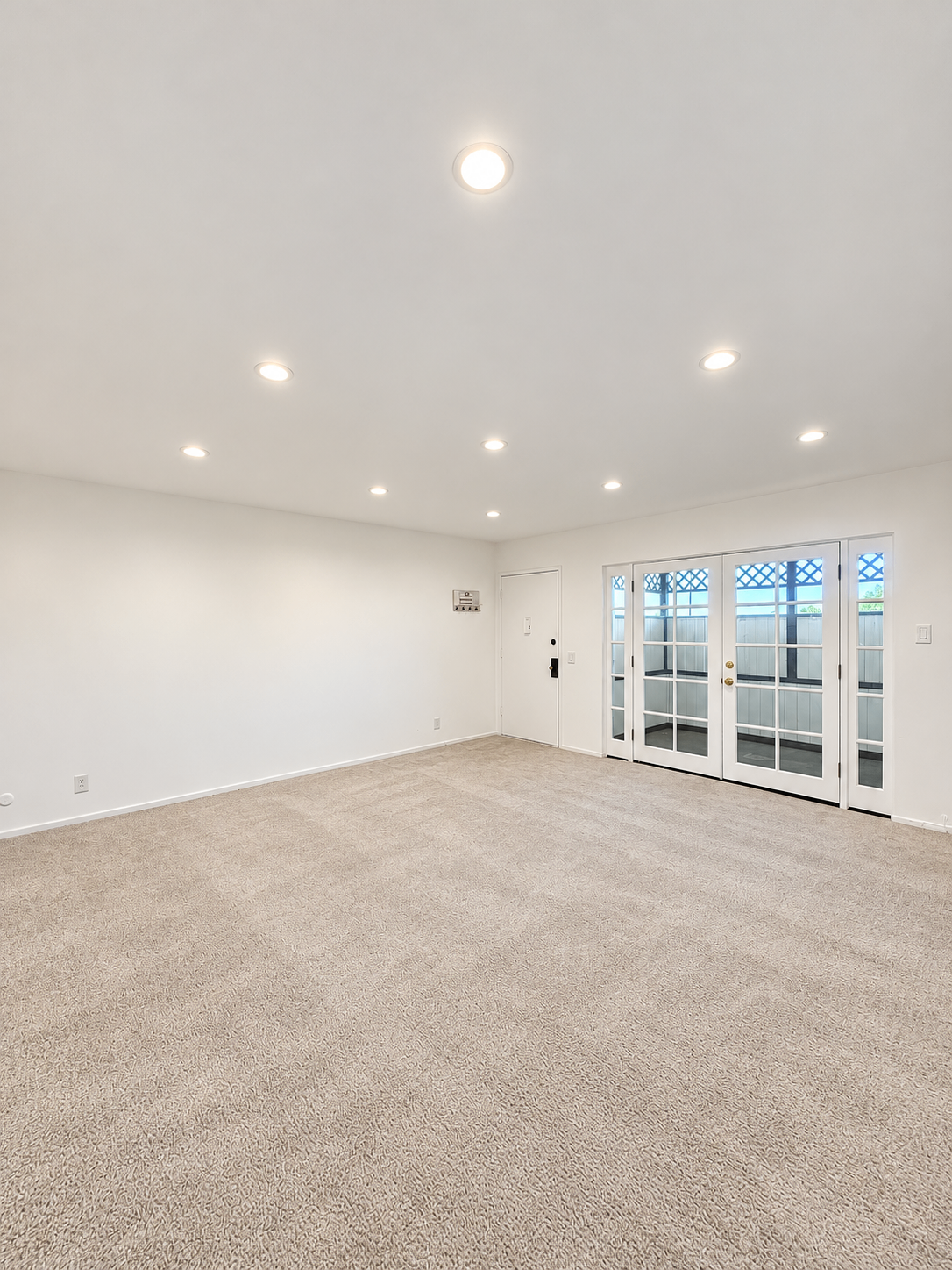 1 bedroom apartment with balcony and pool, pet friendly in 1023 Hancock Ave, Unit 212 West Hollywood, CA 90069 — photo 15