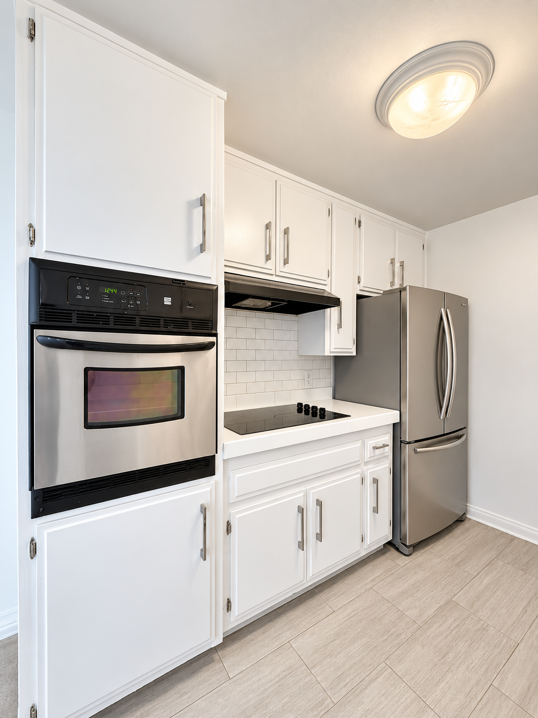 1 bedroom apartment with balcony and pool, pet friendly in 1023 Hancock Ave, Unit 212 West Hollywood, CA 90069 — photo 5