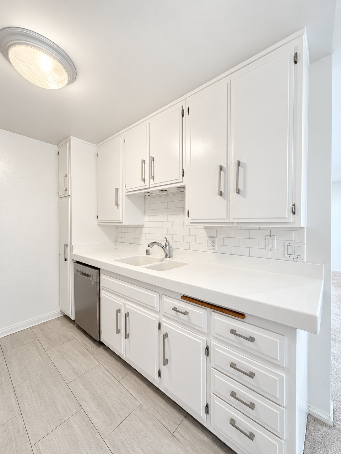 1 bedroom apartment with balcony and pool, pet friendly in 1023 Hancock Ave, Unit 212 West Hollywood, CA 90069 — photo 6