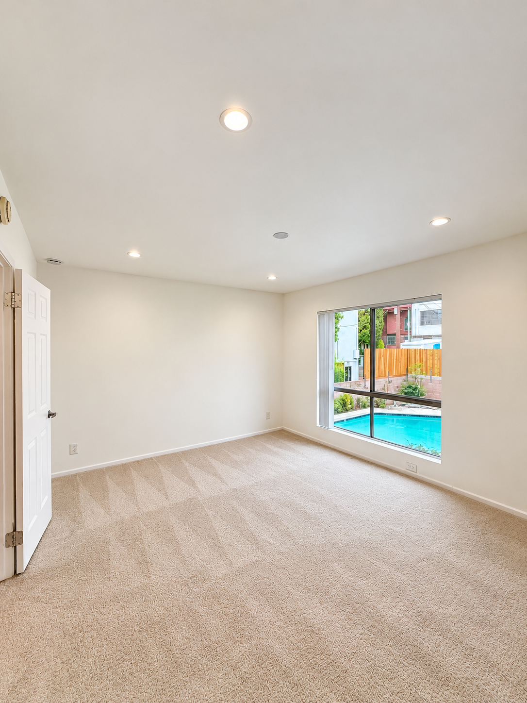 1 bedroom apartment with balcony and pool, pet friendly in 1023 Hancock Ave, Unit 212 West Hollywood, CA 90069 — photo 4