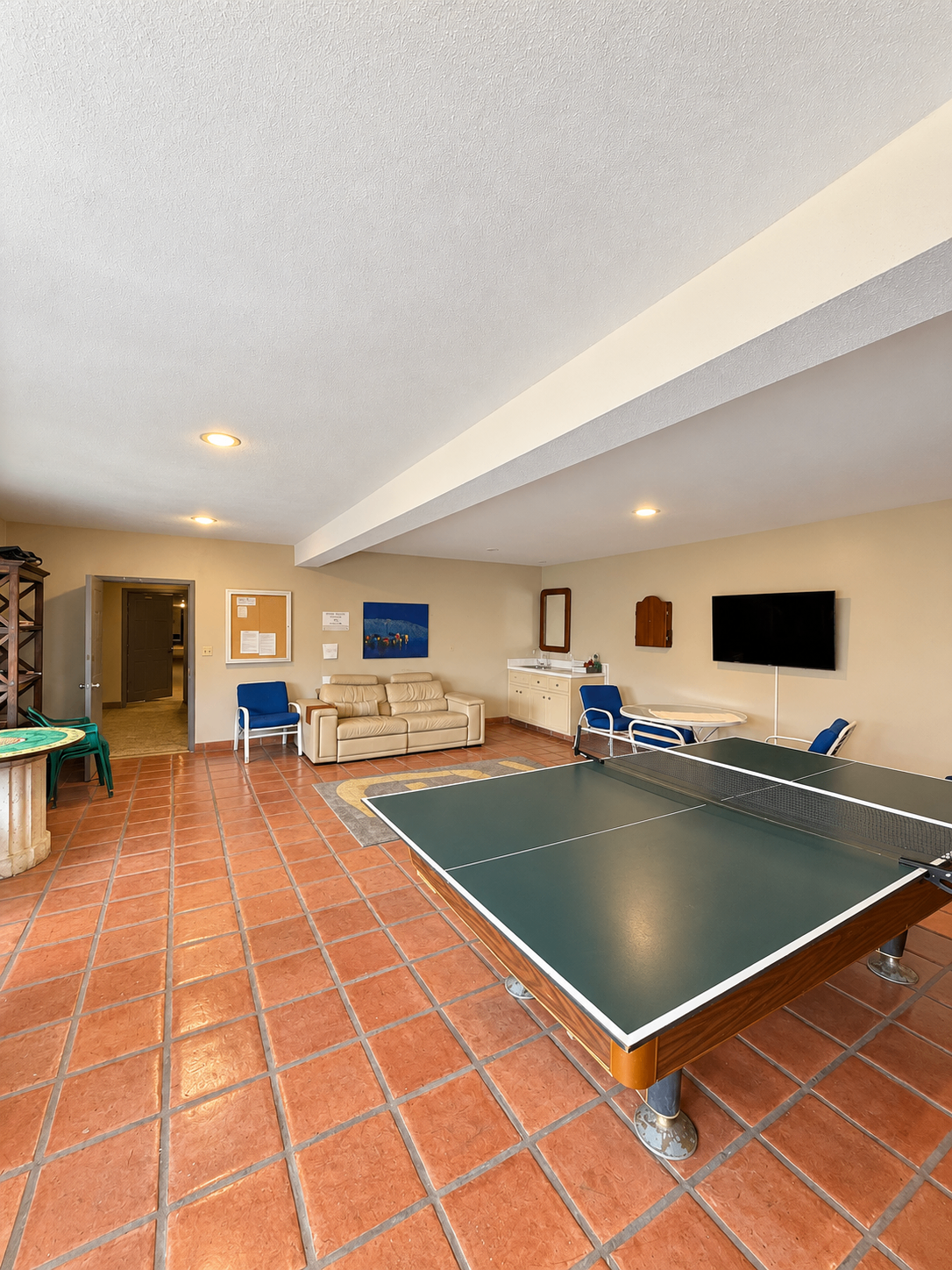 1 bedroom apartment with balcony and pool, pet friendly in 1023 Hancock Ave, Unit 212 West Hollywood, CA 90069 — photo 12