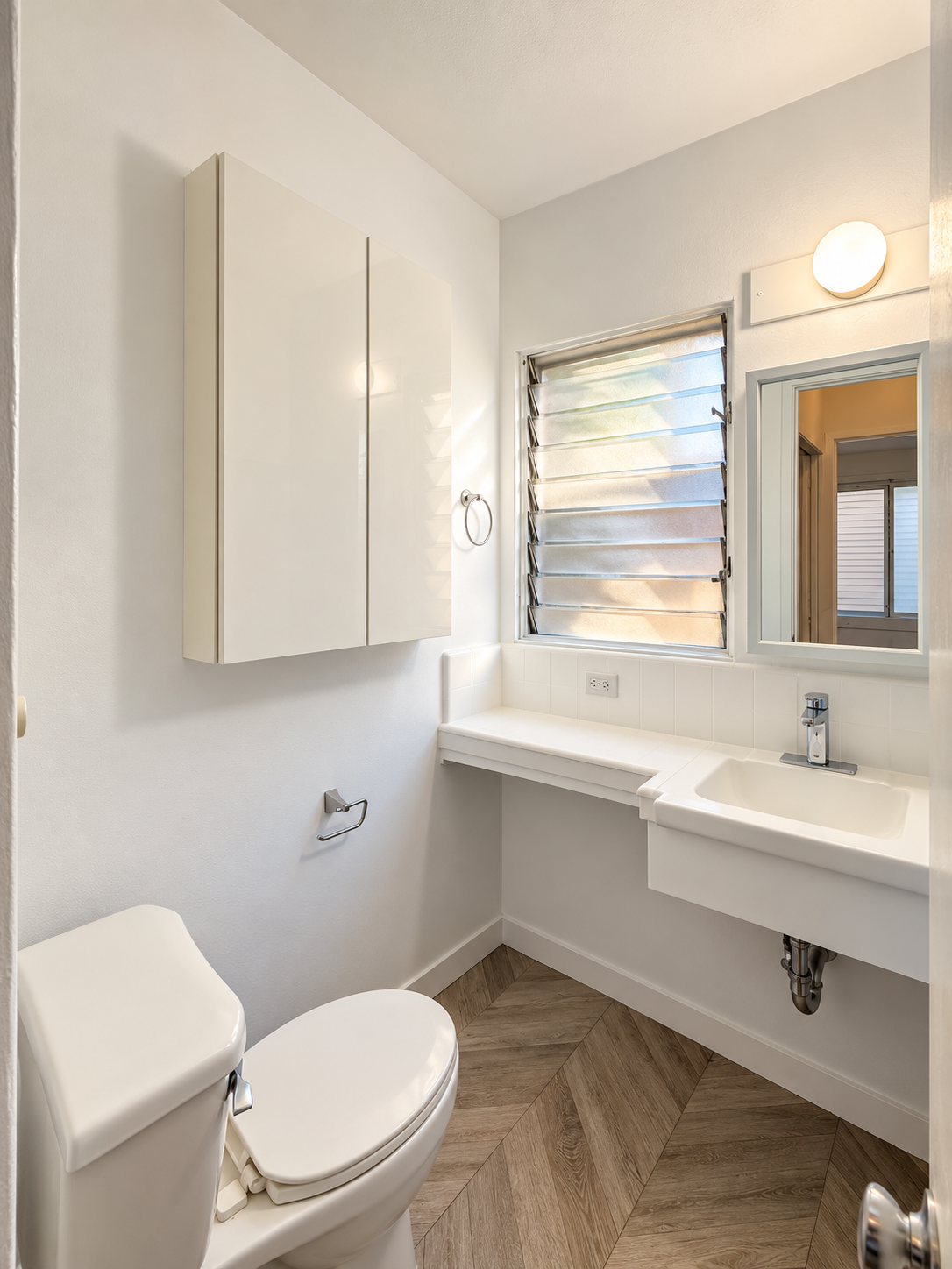 apartment with pool, pet friendly in 1327 Laurel Ave, Unit 5 West Hollywood, CA 90046 — photo 5