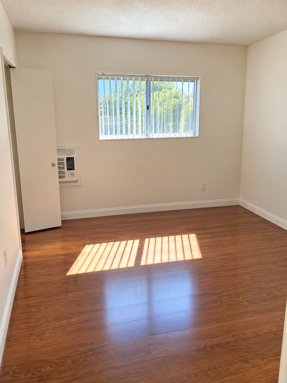1 bedroom apartment with pool, pet friendly in 71760 San Jacinto Dr, Unit 312 Rancho Mirage, CA 92270 Rancho Mirage, CA 92770 — photo 4