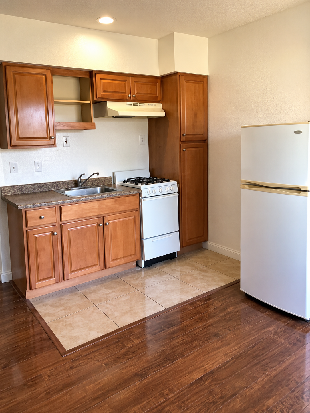 1 bedroom apartment with pool, pet friendly in 71760 San Jacinto Dr, Unit 312 Rancho Mirage, CA 92270 Rancho Mirage, CA 92770 — photo 5