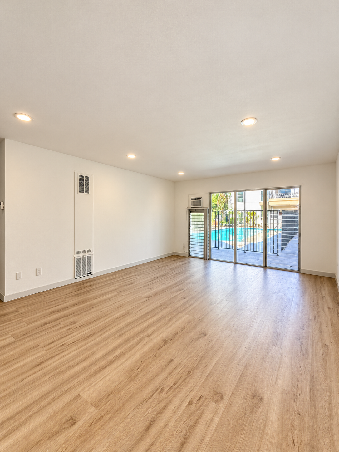 1 bedroom apartment with pool, pet friendly in 1327 Laurel Ave, Unit 7 West Hollywood, CA 90046 — photo 12