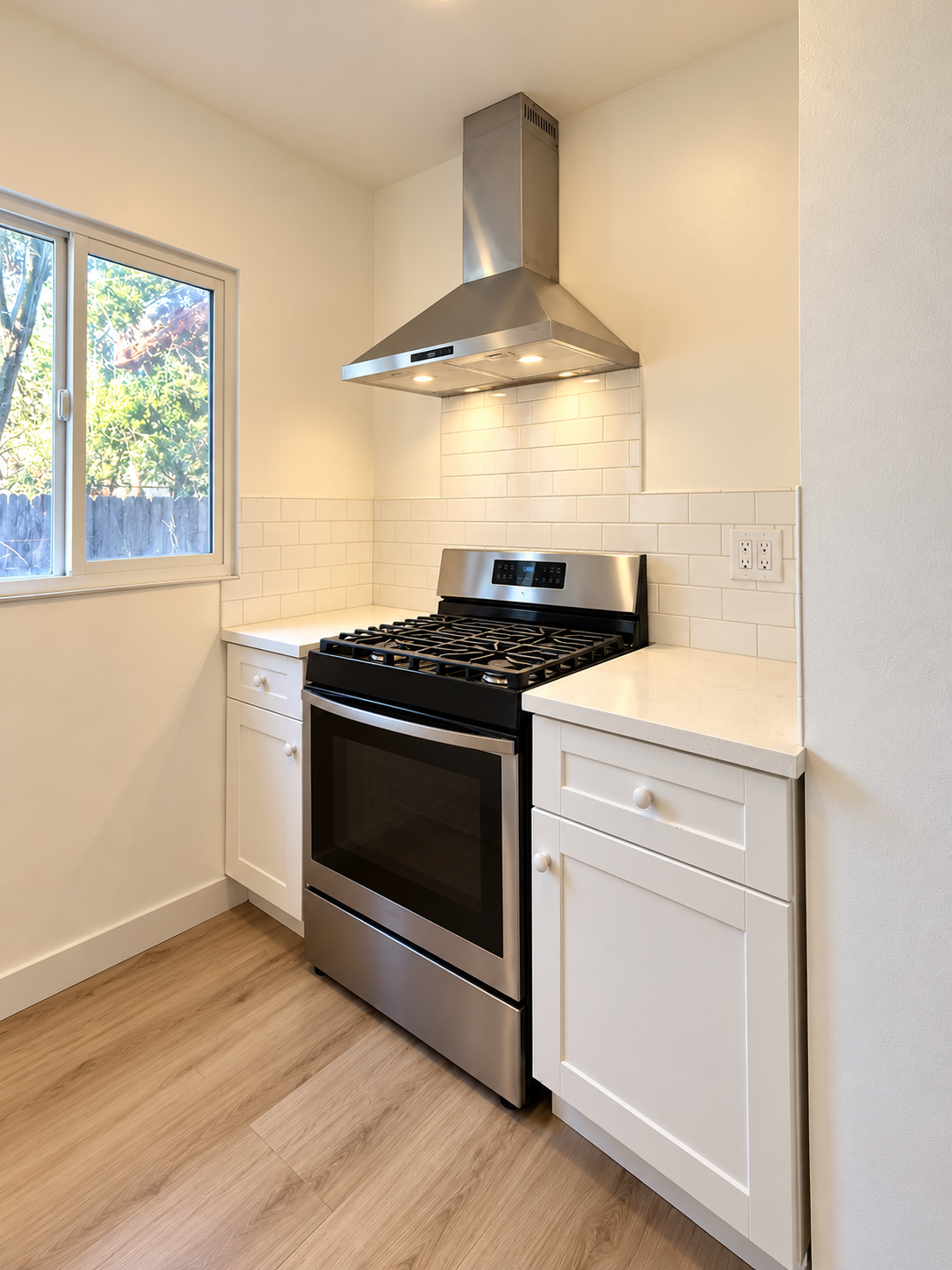 1 bedroom apartment with pool, pet friendly in 1327 Laurel Ave, Unit 7 West Hollywood, CA 90046 — photo 6