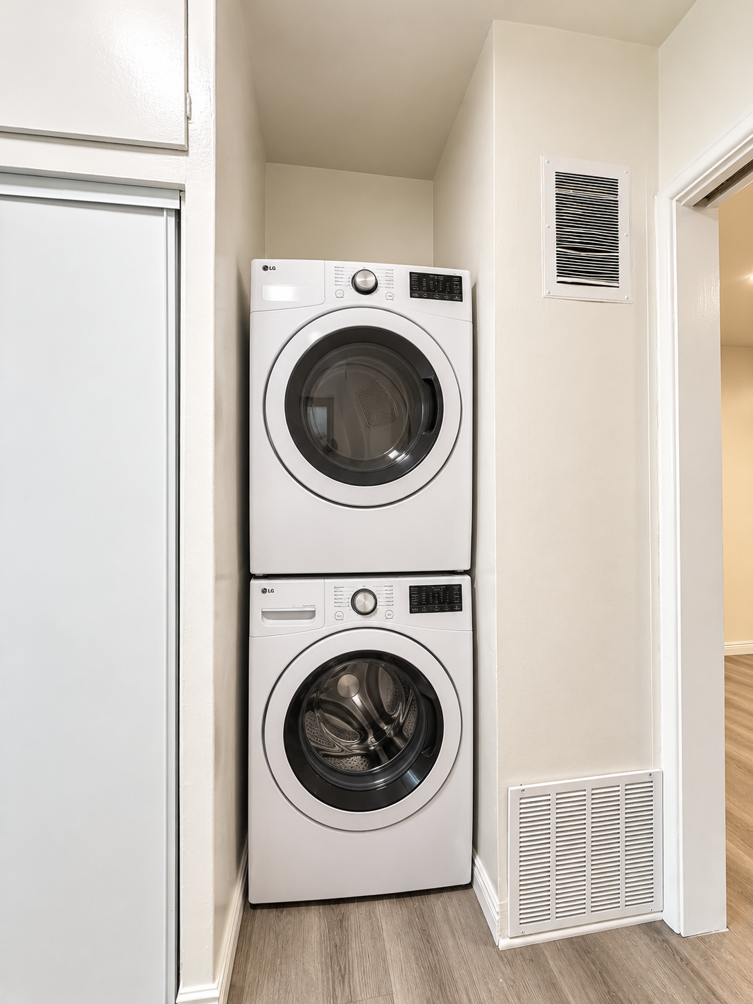 1 bedroom apartment, pet friendly in 7534 Norton Ave, Unit 2 West Hollywood, CA 90046 — photo 8