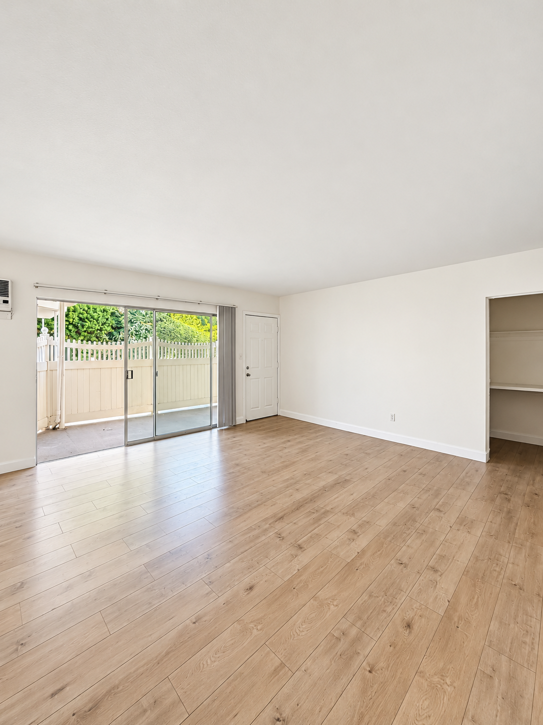 2 bedroom apartment with pool, pet friendly in 1327 Laurel Ave, Unit 3 West Hollywood, CA 90046 — photo 10
