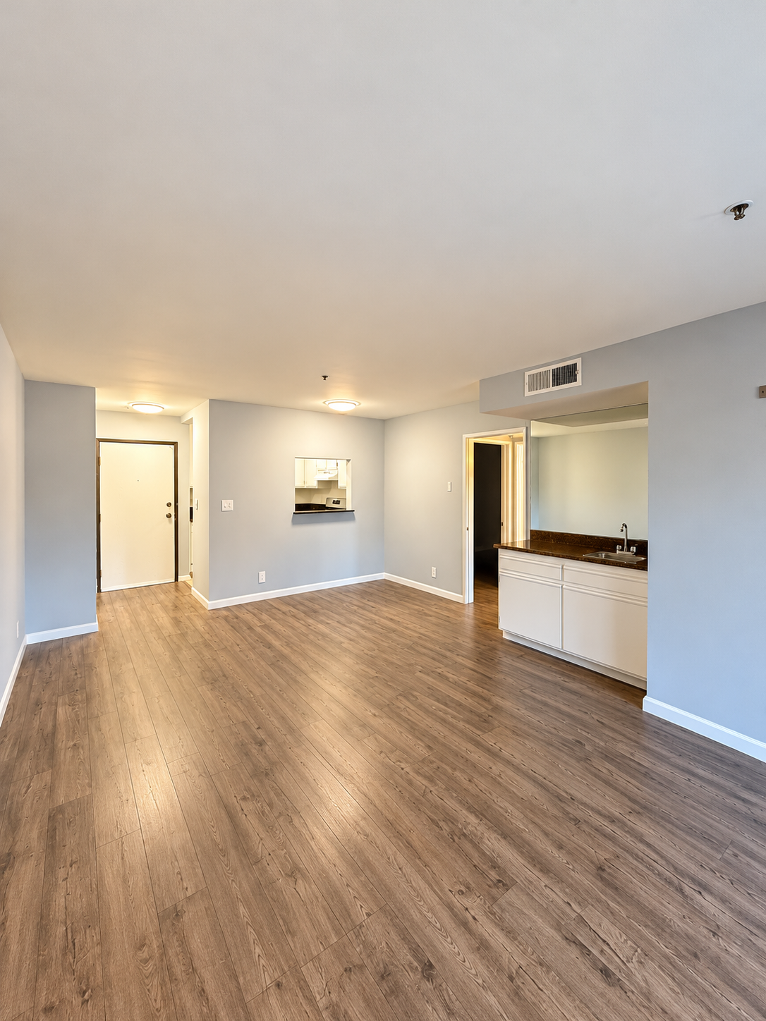 2 bedroom apartment with balcony, pet friendly in 8722 Burton Way, Unit 102 Los Angeles, CA 90048 — photo 11