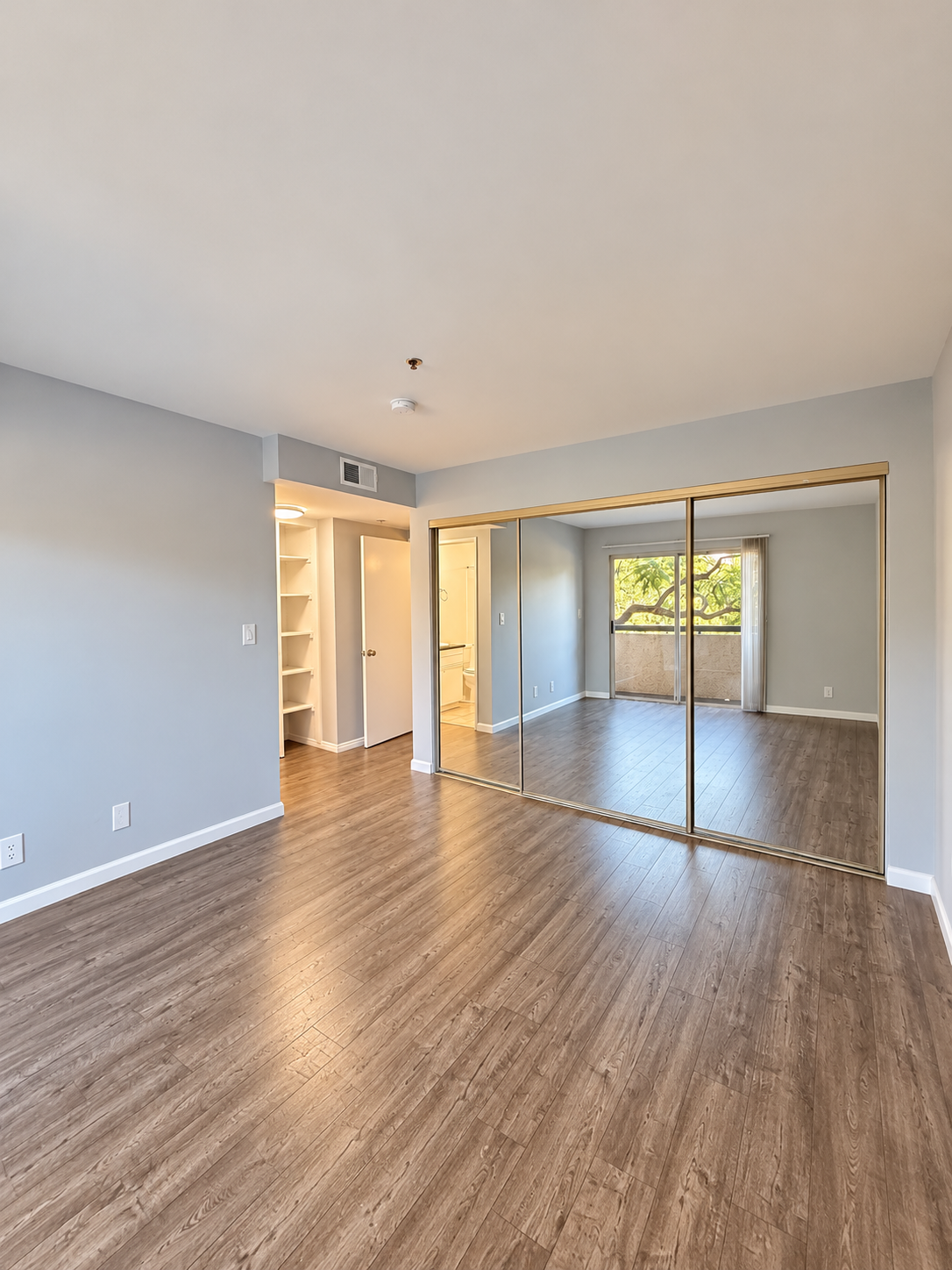 2 bedroom apartment with balcony, pet friendly in 8722 Burton Way, Unit 102 Los Angeles, CA 90048 — photo 13
